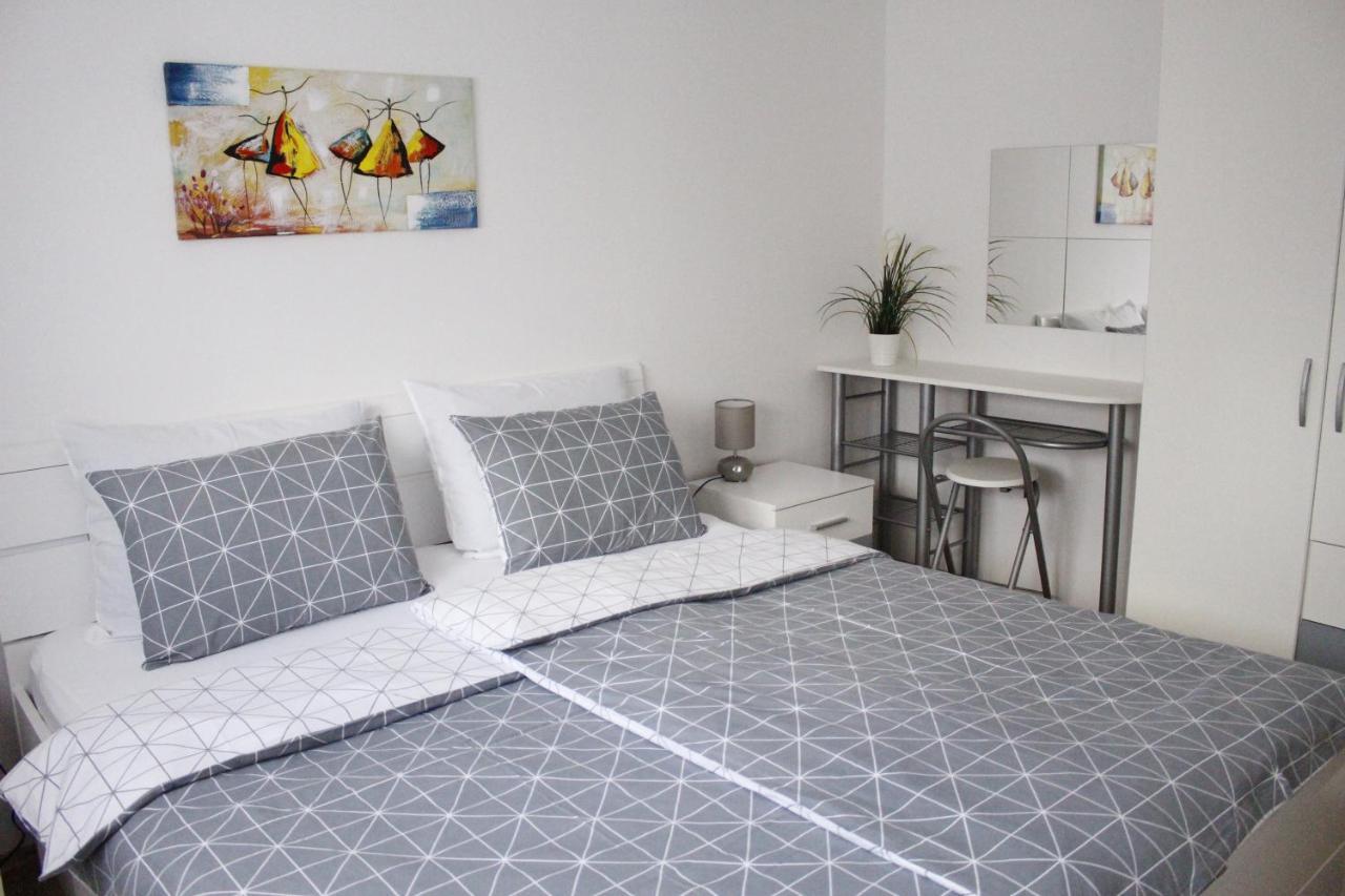 Apartman Tim Osijek Eksteriør billede